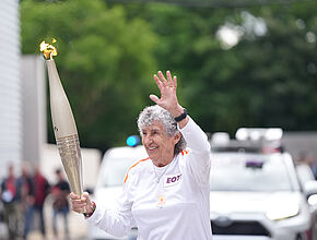 Odette Desprats, porteuse de la Flamme Olympique - Agrandir l'image (fenêtre modale)